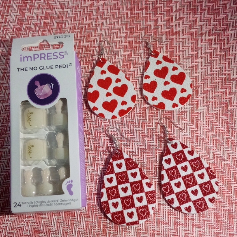 Valentine's Day 💌 Impress No Glue Pedicure Toenails & 2 Pair of Earring Set NWT